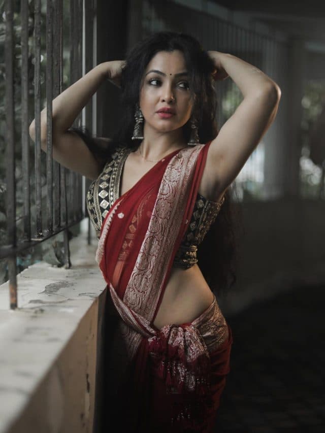 TV की सीधी-साधी भाभी ने साड़ी में दिखाया अपना हॉट अवतार, तस्वीरें देख फैंस हुए फिदा