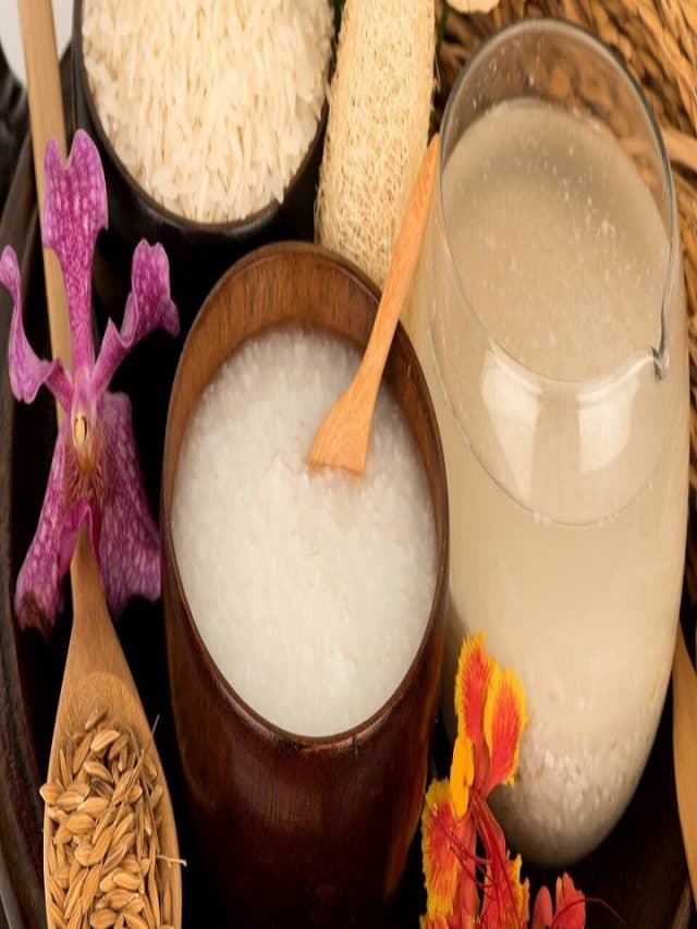 Rice water: स्किन के लिए बेहद फायदेमंत होता है चावल के पानी, आपकी त्वचा को बेहतरीन ग्लो दे सकता है