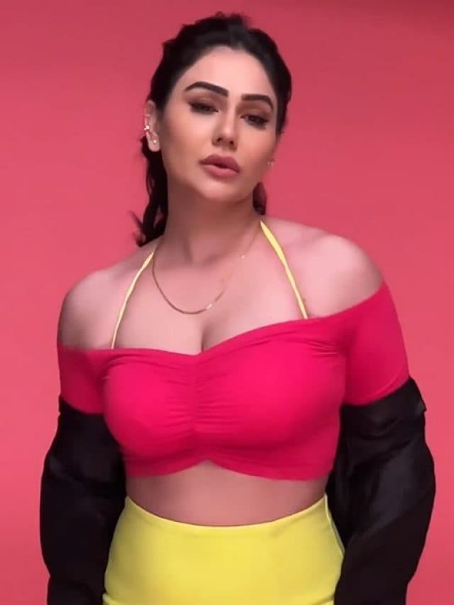 Ullu बोल्ड वेब सीरीज Monica फेम Kangna Sharma ने दिखाई कातिल अदाएं, देखते ही बढ़ जाएगा तापमान