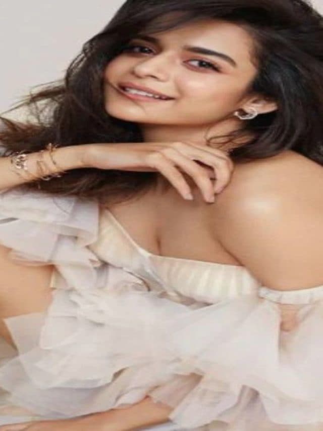 अपने टैलेंट से इस एक्ट्रेस ने सोशल मीडिया में मचाया धमाल, वेब सीरीज से लेकर फिल्मों तक मे कर चुकी है काम
