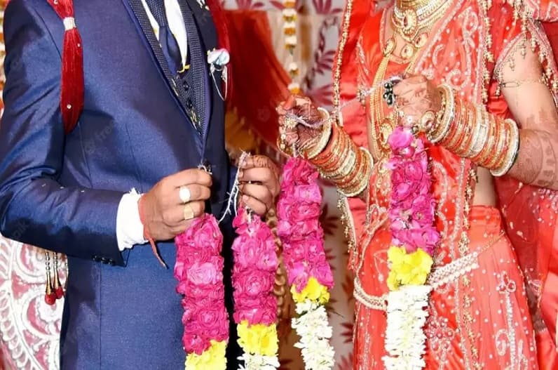 Dulhe Ke Samne Dulhan Ka Kand