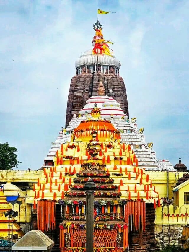 पुरी जगन्नाथ मंदिर के ध्वज का हवा के विपरीत दिशा में लहराने का रहस्य…