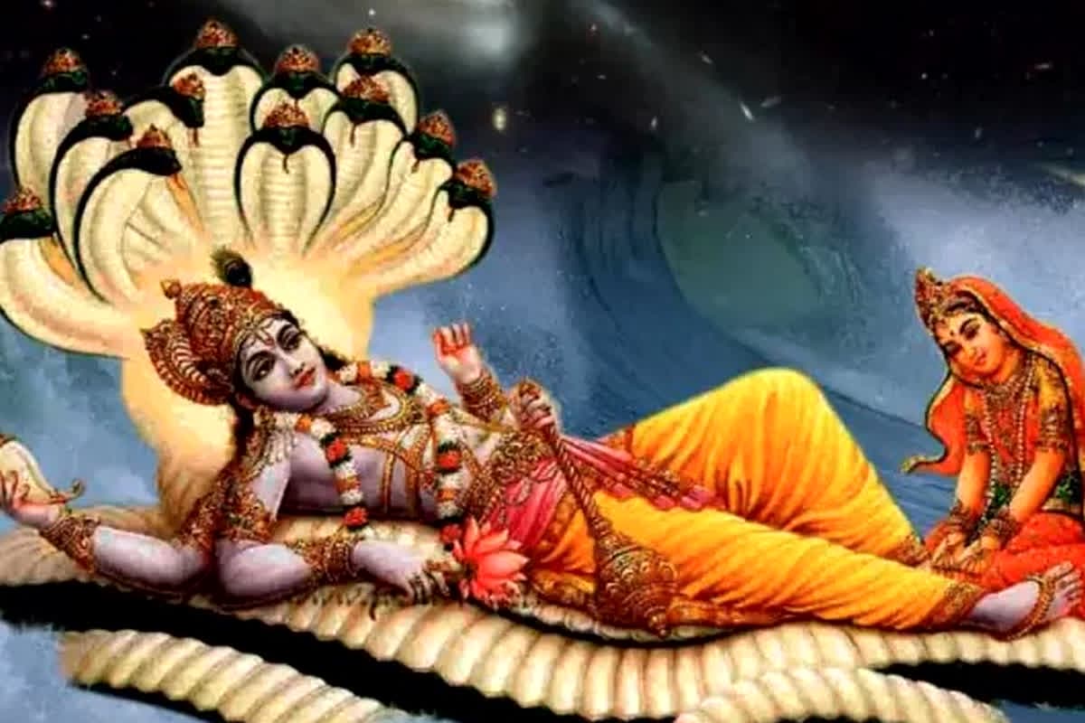 Devshayani Ekadashi 2025: आज से चार माह के लिए योगनिद्रा में जाएंगे जगत के पालनहार, शाम के समय करें ये उपाय, बरसेगी मां लक्ष्मी की कृपा