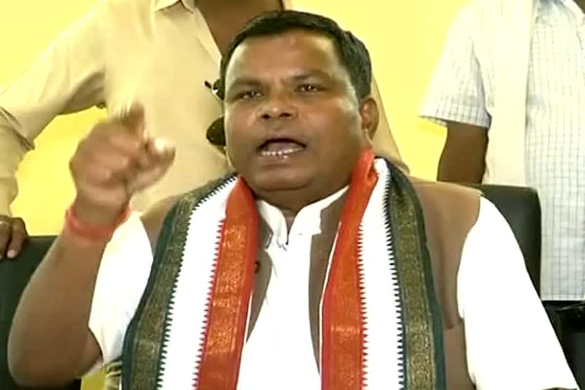 Kawasi Lakhma attack on Rajiv Lochan Maharaj