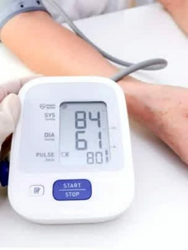 Low BP Control Tips: बीपी लो होने पर अपनाएं ये घरेलू उपाय