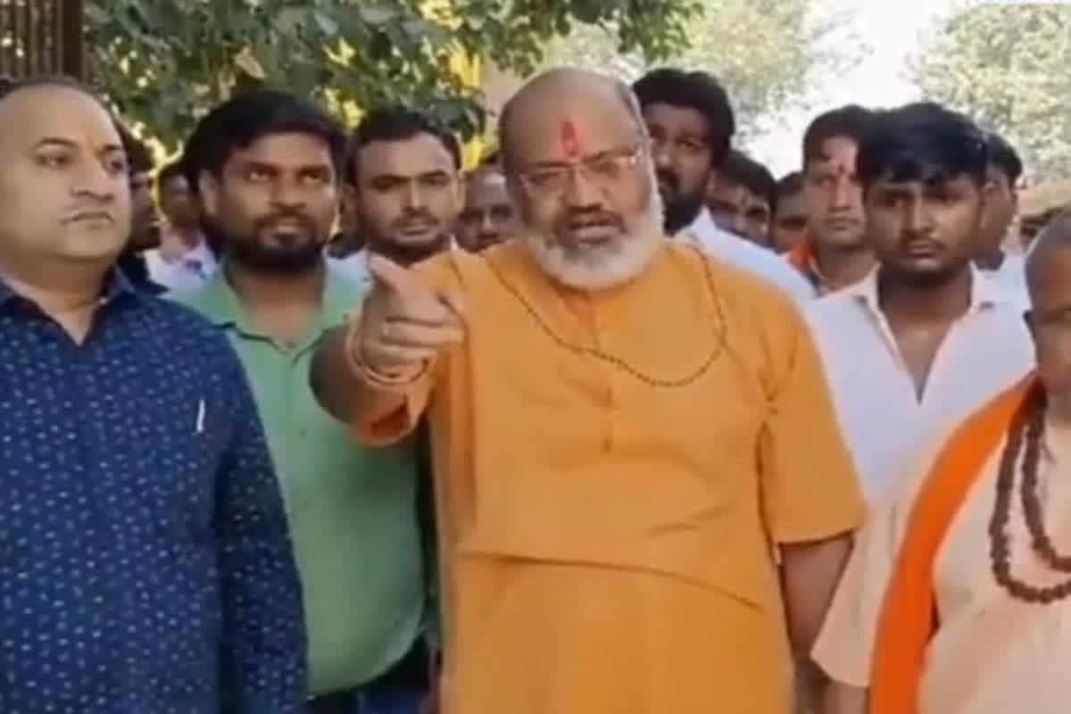 Yati Narsinghanand Saraswati Hate Speech: यति नरसिंहानंद सरस्वती के बयान को लेकर मुस्लिम समाज ने जारी की एडवाइजरी, मुसलमानों को दिए ये निर्देश