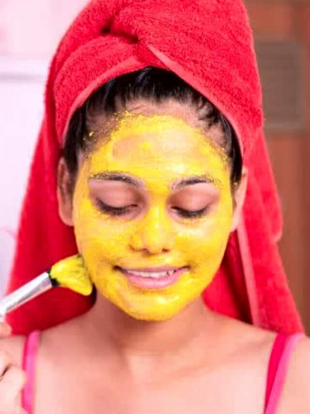 Beauty tips in Hindi: चेहरे के लिए कितना फायदेमंद है हल्दी