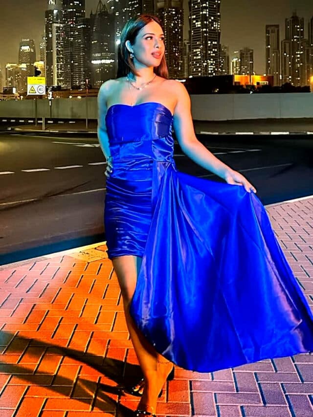Neha Malik Hot Look: ब्लू ड्रेस में नेहा मलिक ने लगाया ग्लैमरस का तड़का