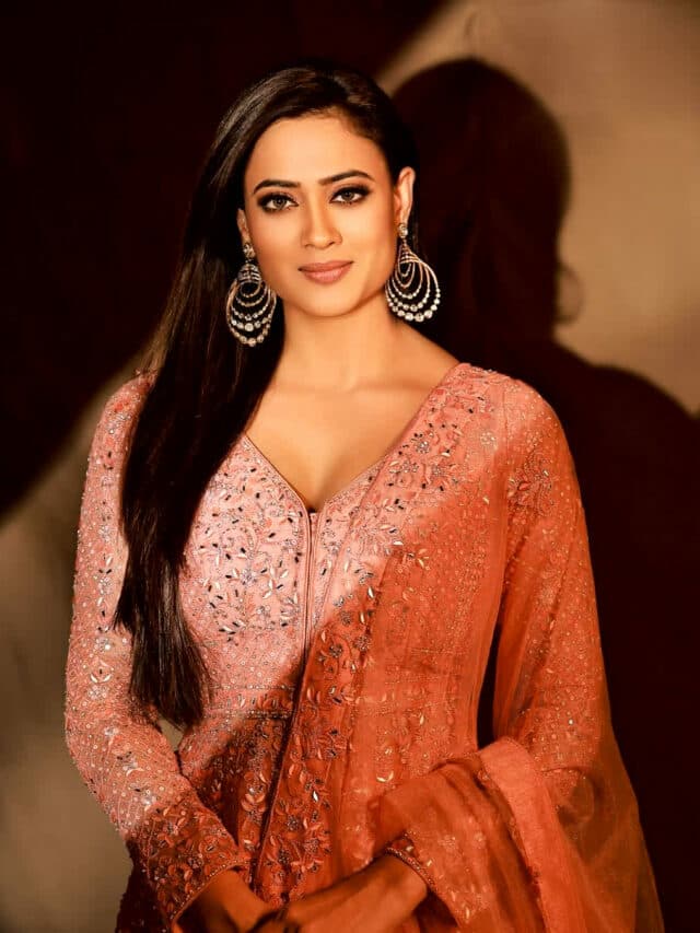 Shweta Tiwari Hot Pic: एक बार फिर श्वेता तिवारी ने ट्रेडिशनल लुक में जीता फैंस का दिल, देखें लेटेस्ट तस्वीरें