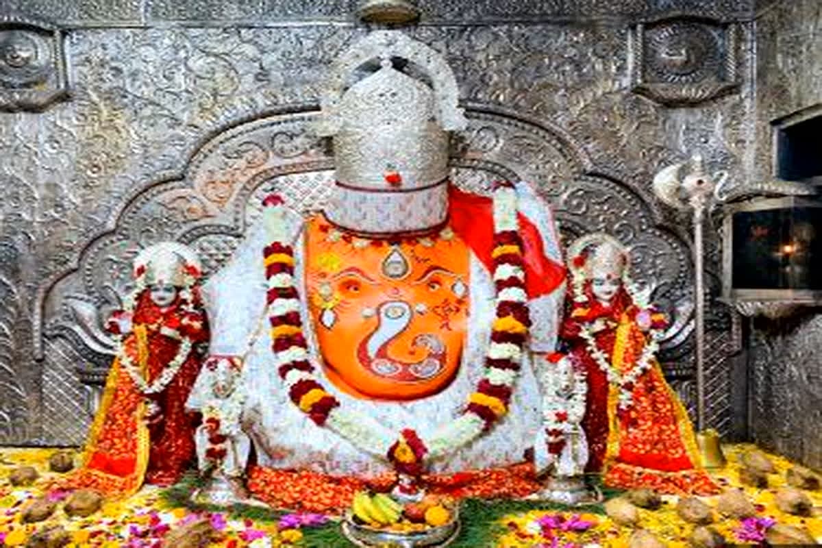 Khajrana Ganesh Mandir Ki Daan Petiyan Khuli: खजराना गणेश मंदिर की खुली दान पेटियां! हो रही अपार धन की वर्षा, चढ़ावे में 500-1000 पुराने नोटों के साथ मिली ये महंगी चीज