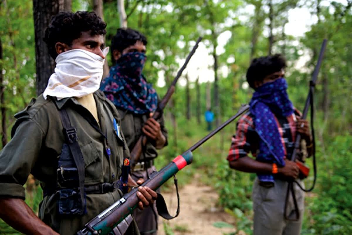 Naxalite Arrested In Narayanpur : सुरक्षाबलों को मिली बड़ी सफलता..3 नक्सलियों को किया गिरफ्तार, IED लगाने की बना रहे थे योजना