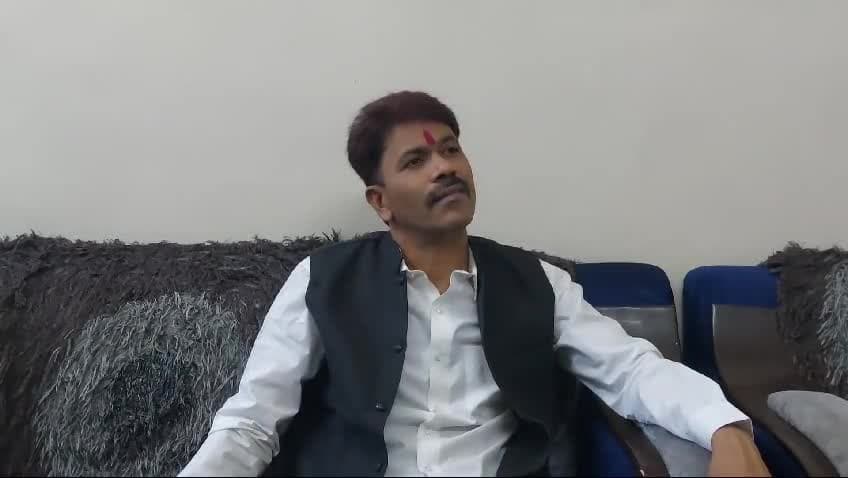 छत्तीसगढ़ में कांग्रेस को फिर तगड़ा झटका! प्रदेश सचिव ने छोड़ी पार्टी, गोली मारने की धमकी का लगाया आरोप