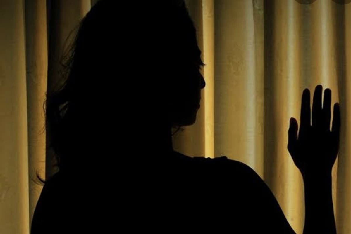 Premi Ne Premika Ko Diya Dhoka : प्रेमी की बेवफाई बर्दाश्त न कर सकी प्रेमिका, लगा लिया मौत को गले, जांच में जुटी पुलिस