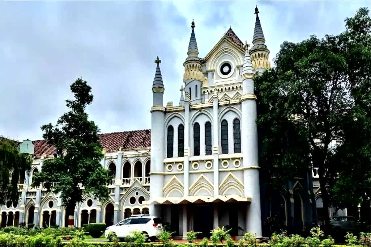 Jabalpur High Court: हाई कोर्ट ने क्रिमिनल कोर्ट्स की लाइव स्ट्रीमिंग पर लगाई रोक, इस वजह से लिया बड़ा फैसला