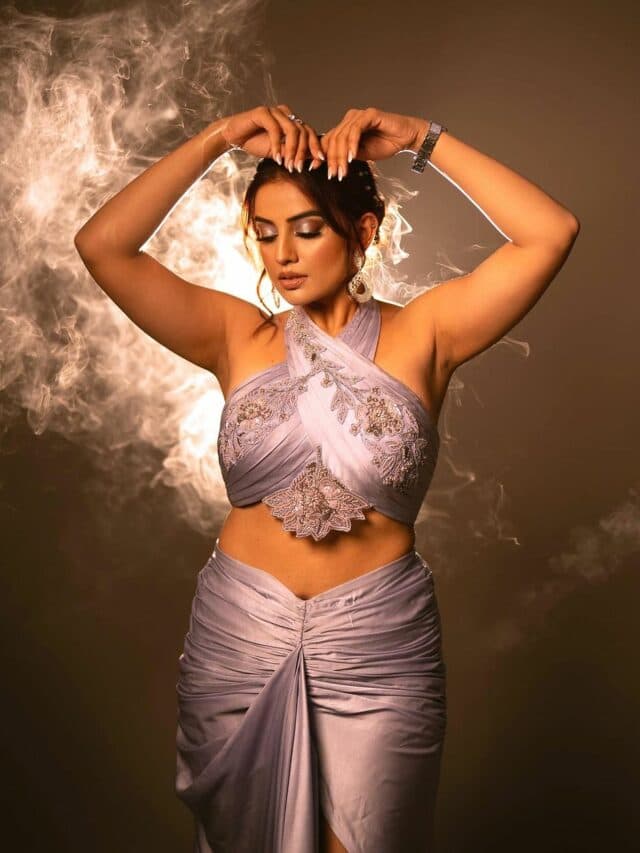 Akshara Singh Hot Photos: भोजपुरी अदाकारा अक्षरा सिंह ने स्टाइलिश आउटफिट में गिराई बिजली
