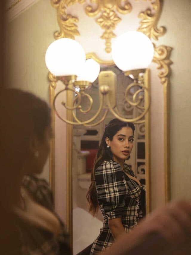 Janhvi Kapoor Hot Photos: जान्हवी कपूर ने नेकपीस पहनकर बिखेरा जलवा, सोशल मीडिया पर वायरल हुईं तस्वीरें