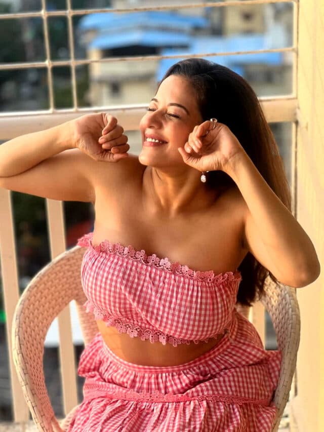 Monalisa Latest Photoshoot: मस्ती भरे मूड में नजर आई भोजपुरी क्वीन मोनालिसा