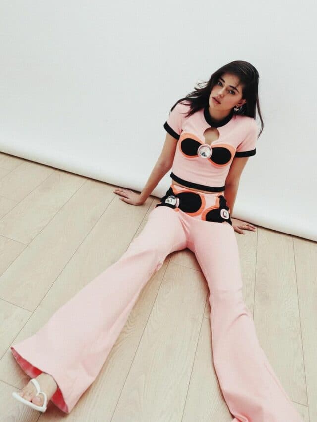 Ananya Pandey Latest Pic: अनन्या पांडे की क्यूट पिंक आउटफिट पर थम जाएंगी निगाहें, देखें फोटोज