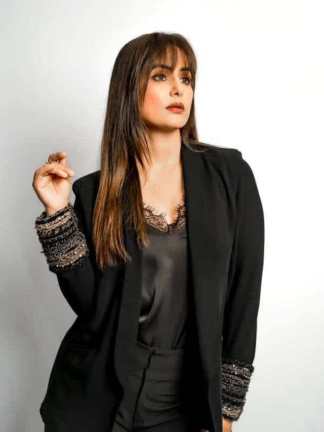 Hina Khan Hot Pic: ऑल ब्लैक लुक में हिना खान ने ढाया कहर
