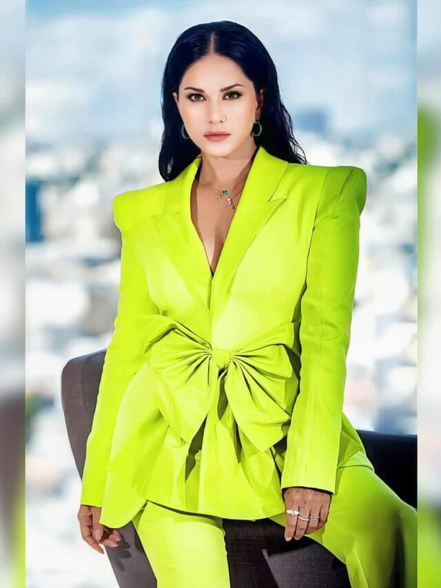Sunny Leone Neon Look: सनी लियोनी का फिर दिखा नियॉन लव, तारीफ करते नहीं थक रहे फैंस
