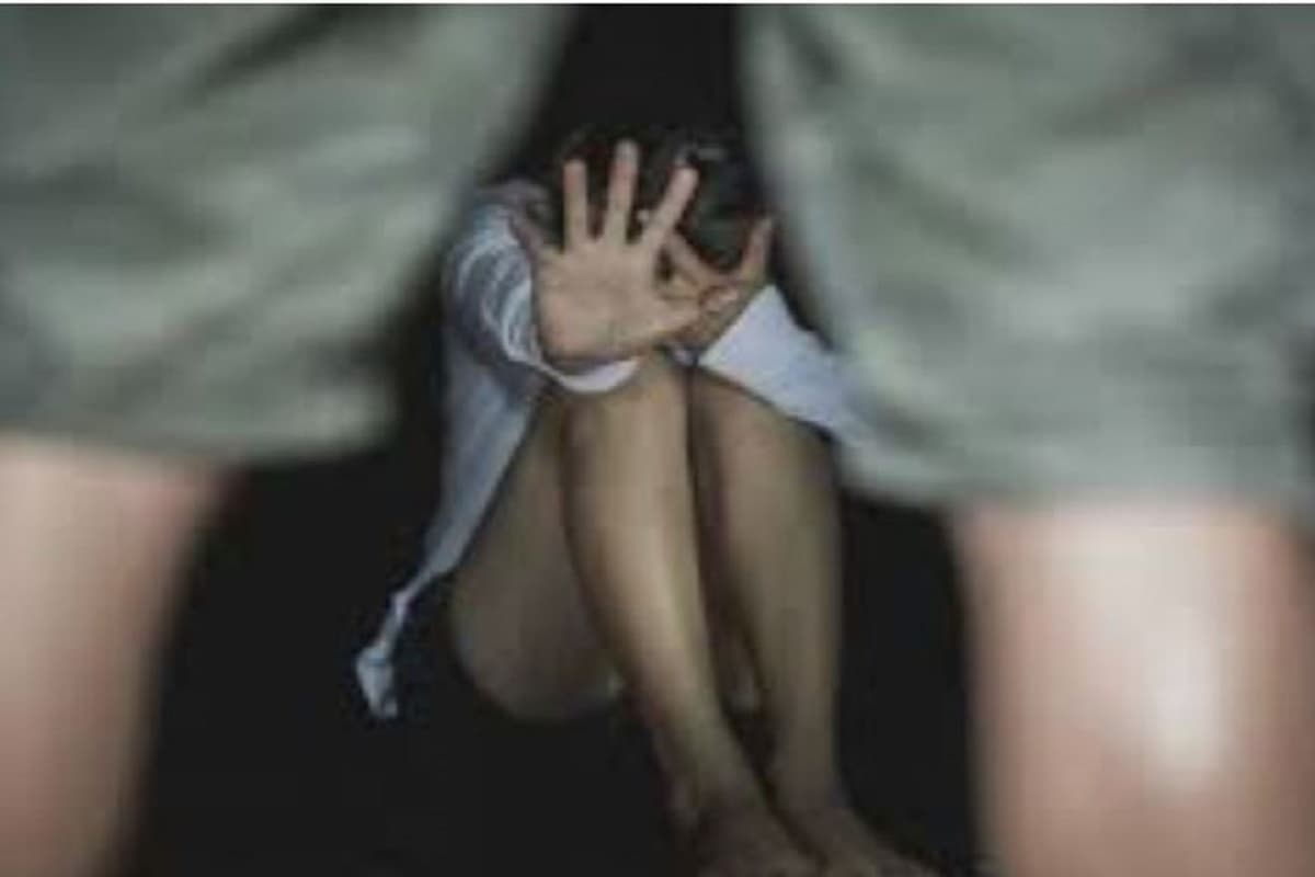 Indore Crime News : नाबालिग को अगवा कर बेचा, खरीदने वाले ने किया दुष्कर्म, पुलिस ने महिला समेत अन्य आरोपियों को किया गिरफ्तार
