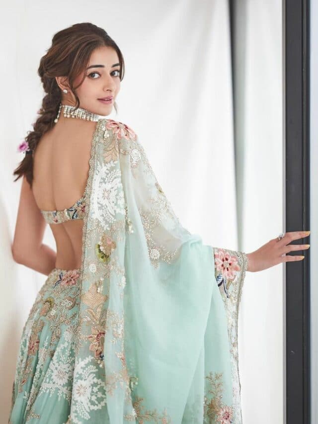 Ananya Pandey in Lehenga: अनन्या पांडे ने सी-ग्रीन लहंगे में गिराई हुस्न की बिजलियां…