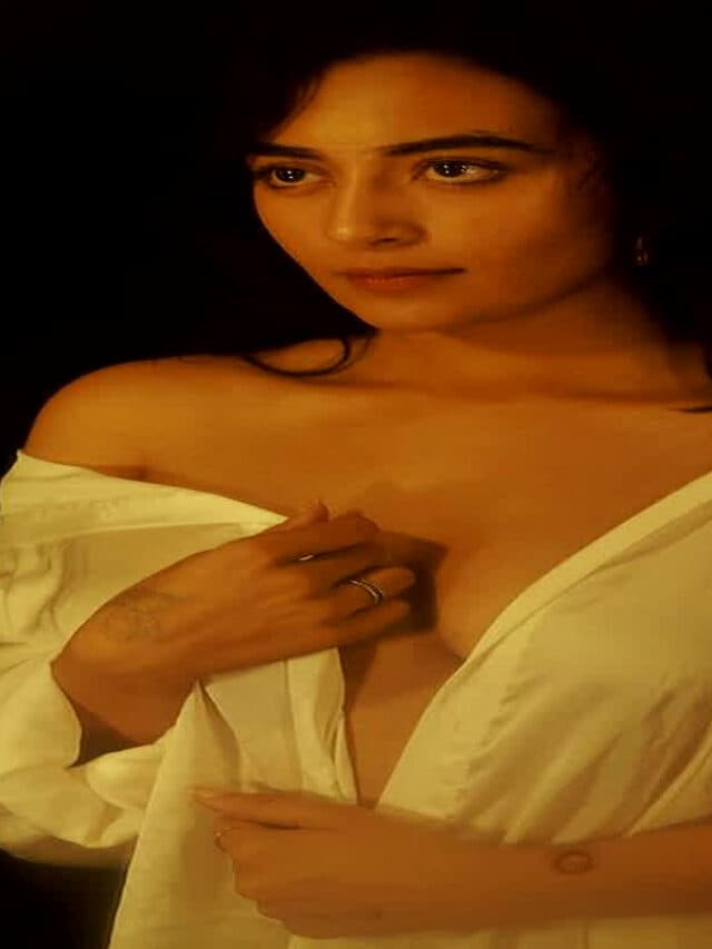 Marathi Actress Bold Photo : मराठी एक्ट्रेस की ये अदाएं देख मदहोश हो जाएंगे आप, शेयर की हद से ज्यादा सेक्सी वीडियो
