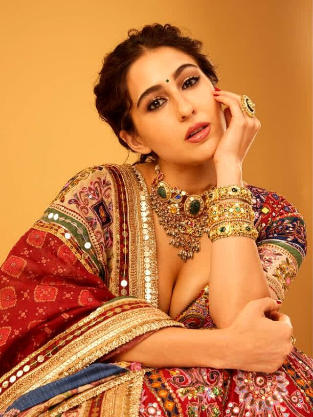 Sara Ali Khan Desi Look: इक्कत लहंगा और डीप नेक चोली में सारा ने लगाया ग्लैमरस का तड़का