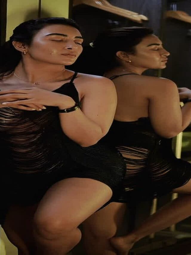 Jinal Joshi Sexy photo : एक्ट्रेस जिनल जोशी ब्लैक वन पीस में दिए कातिलाना पोज, सेक्सी तस्वीरें देख उड़ जाएगी आपकी नींद