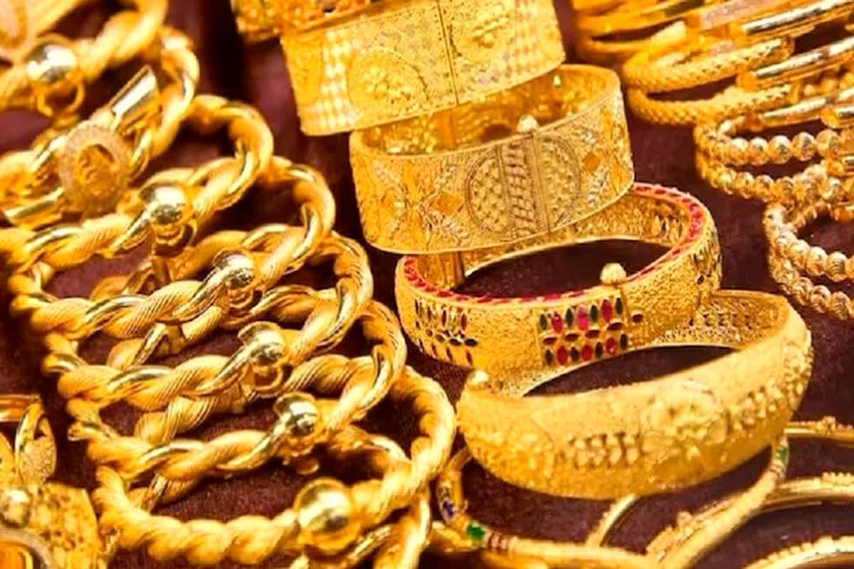 Gold Price latest News: त्योहार से पहले 2700 रुपए महंगा हुआ सोना, अब 24 कैरेट गोल्ड खरीदने के लिए चुकाने होंगे इतने लाख रुपए, जानें आज का ताजा दाम