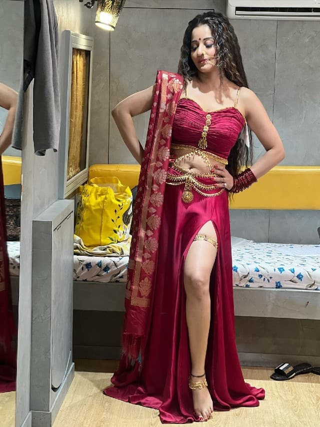 Monalisa Hot Sexy Photos : इंटरनेट पर छाई मोनालिसा की खूबसूरती, जमकर वायरल हो रहीं ये सेक्सी तस्वीरें