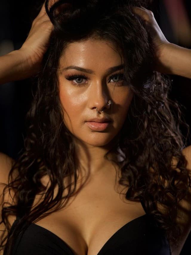 Namrata Malla Sexy Pictures : नम्रता मल्ला की इन हॉट तस्वीरों ने मचाया तहलका, जमकर हो रही वायरल
