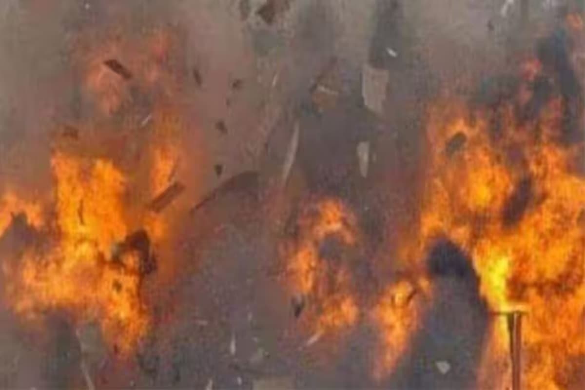 Bomb Blast in Pakistan : चैंपियंस ट्रॉफी से पहले पाकिस्तान में बड़ा बम धमाका.. 10 लोगों की मौके पर मौत, जांच में जुटी पुलिस