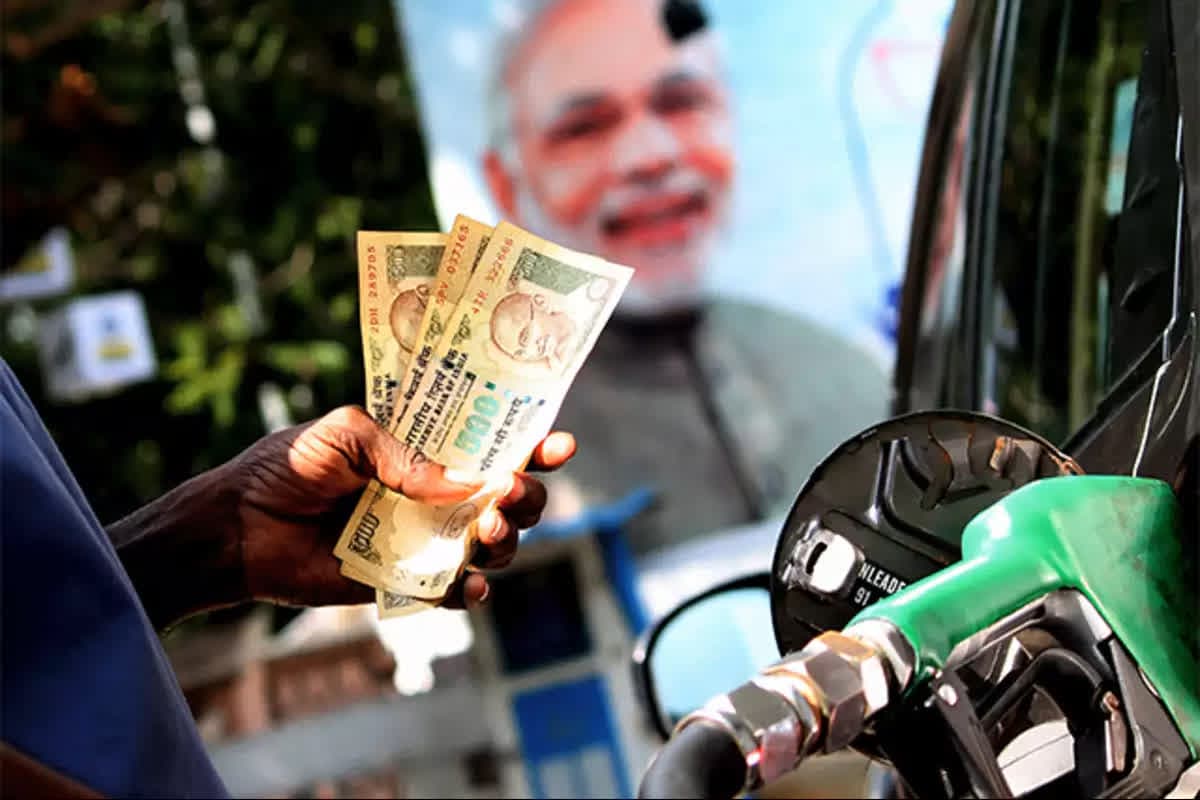 Petrol Diesel Price Today News: पेट्रोल 95 और डीजल 88 रुपए लीटर, बस-ट्रक मालिकों के आ गए अच्छे दिन, जानिए सस्ता होने के बाद आपके शहर में क्या है 1 लीटर इंधन का रेट