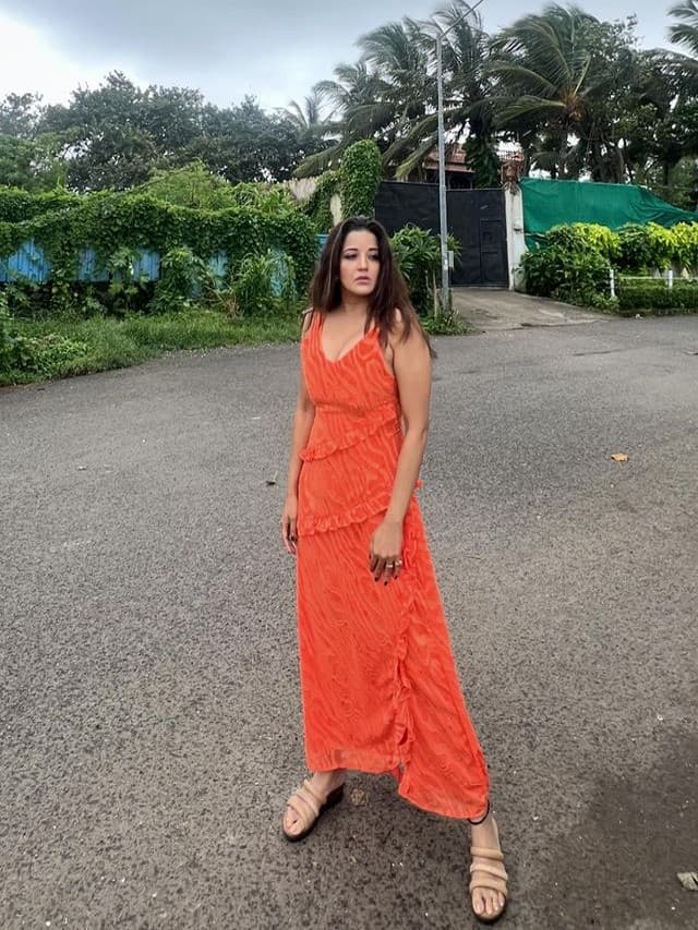 Monalisa Sexy Pictures : मोनालिसा की इन तस्वीरों को देख आपके भी उड़ जाएंगे होश, सोशल मीडिया पर हो रहीं जमकर वायरल