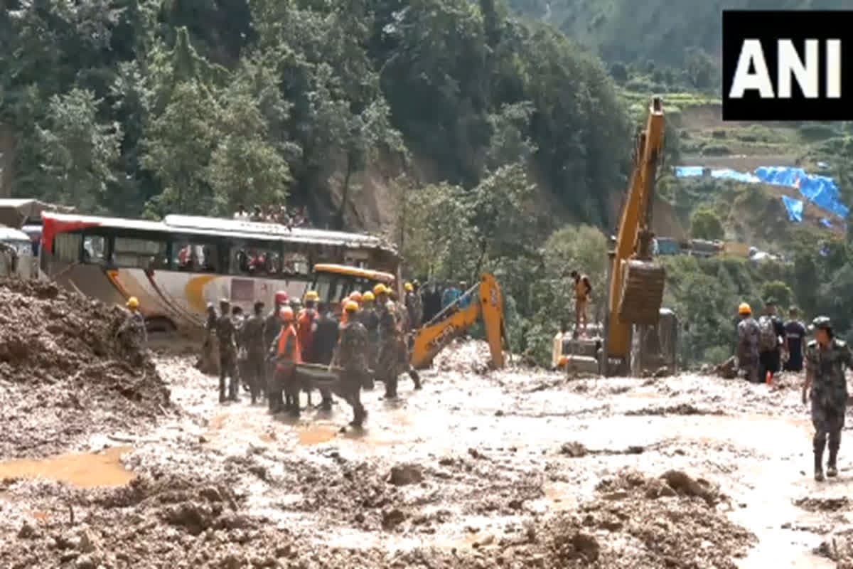Nepal Floods Update: यहां आसमानी आफत ने मचाई तबाही, बाढ़ और भूस्खलन से अब तक 170 लोगों की मौत, रेस्क्यी जारी