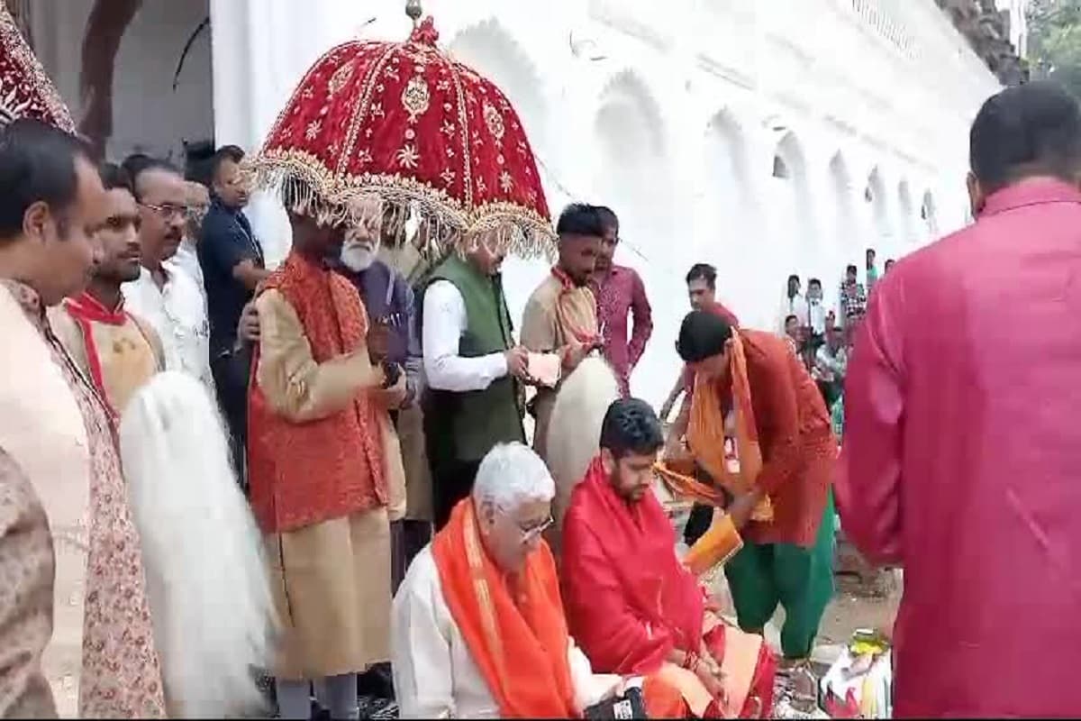 टीएस सिंहदेव के दर्शन करने उमड़ा जनसैलाब, अलग रूप में नजर आए सरगुजा महराज…जानें