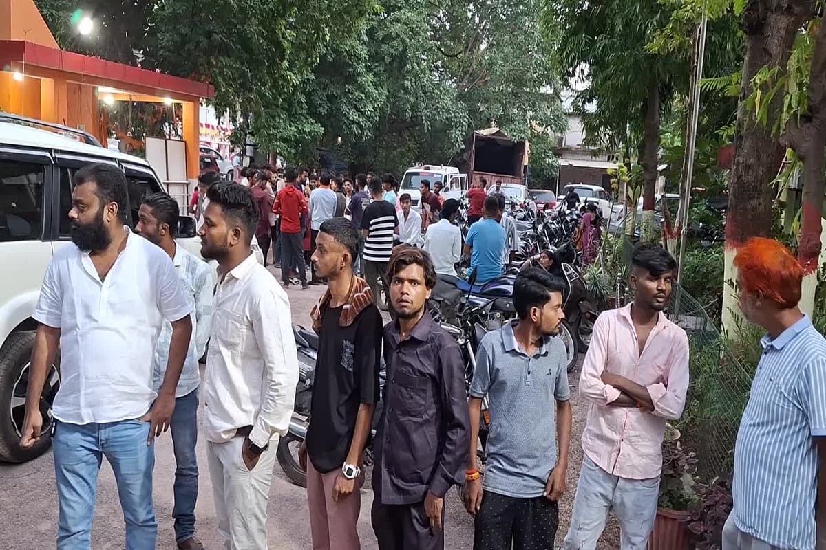 CG Crime News: दुर्ग में दिन दहाड़े हत्या! कल ही युवक ने की थी लव मैरिज, आज दोस्त ने कर दिया मर्डर