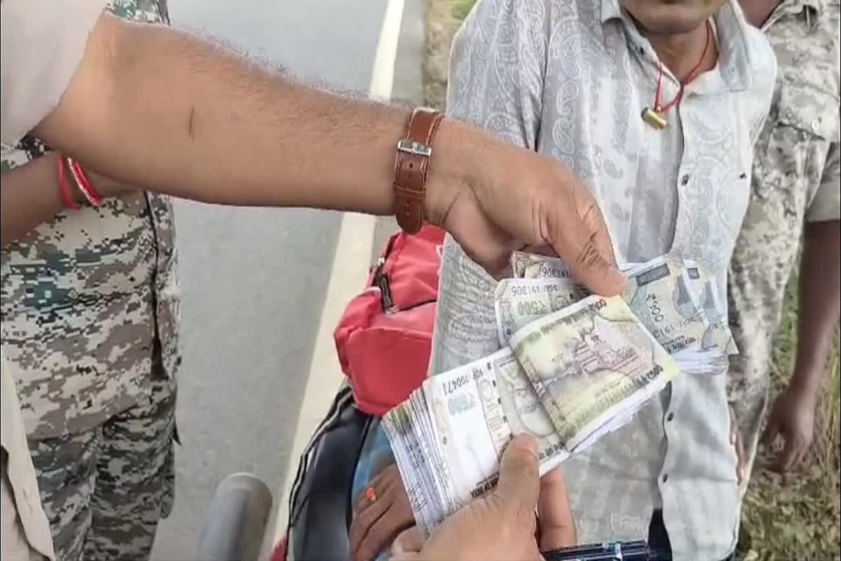 CG Crime News: 500 के सैकड़ों नकली नोट के साथ कांग्रेस नेता गिरफ्तार, दिवाली के समय बाजार में खपाने के प्लान पर फिरा पानी