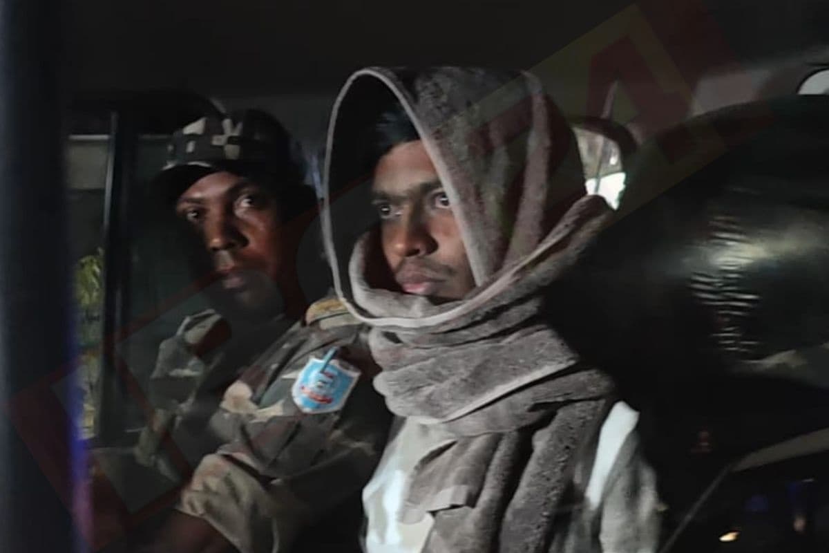 Gangster Aman Sahu News : देर रात गैंगस्टर अमन साहू को रायपुर लेकर पहुंची पुलिस, आज इस मामले को लेकर कोर्ट में करेगी पेश