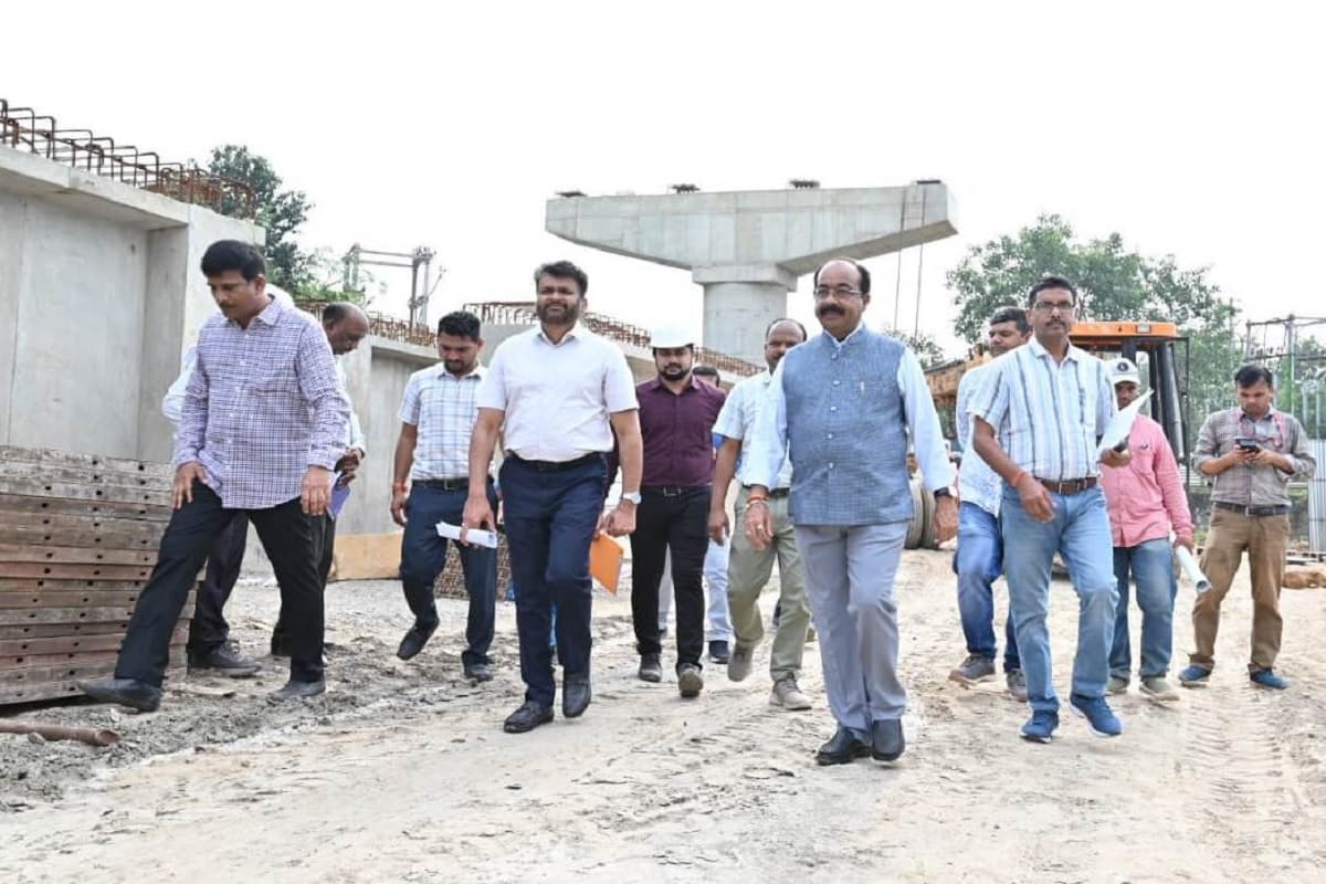 CG News: निर्माण कार्यों में तेजी लाने डिप्टी सीएम साव ने संभाला मोर्चा, क्वालिटी चेक करने खुद उतरे फील्ड पर, अधिकारियों को दिए ये निर्देश
