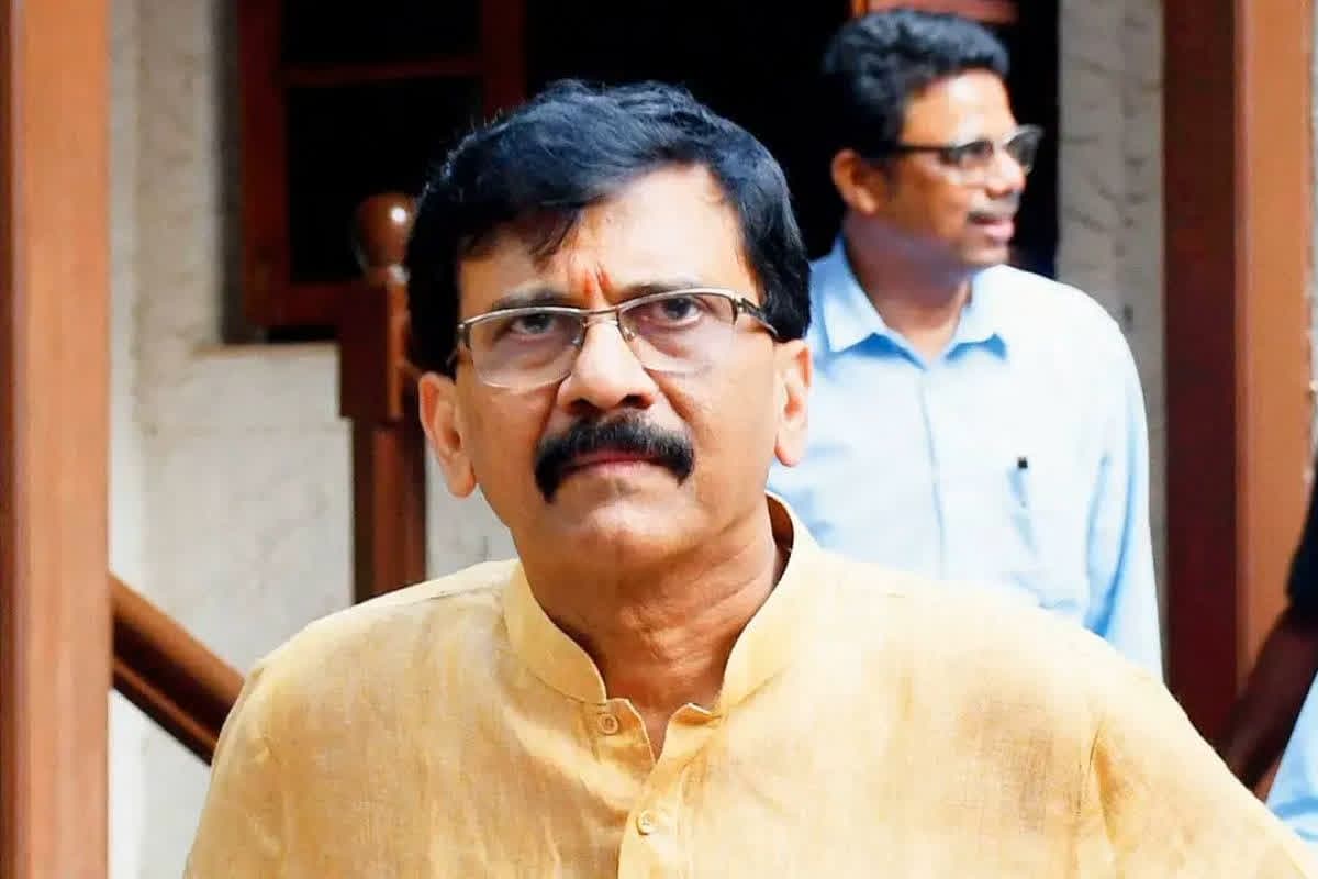 FIR Against Sanjay Raut: बुरे फंसे शिवसेना (यूबीटी) सांसद संजय राउत.. लाड़ली बहना योजना के खिलाफ की थी बयानबाजी, अब क्राइम ब्रांच में मामला दर्ज..
