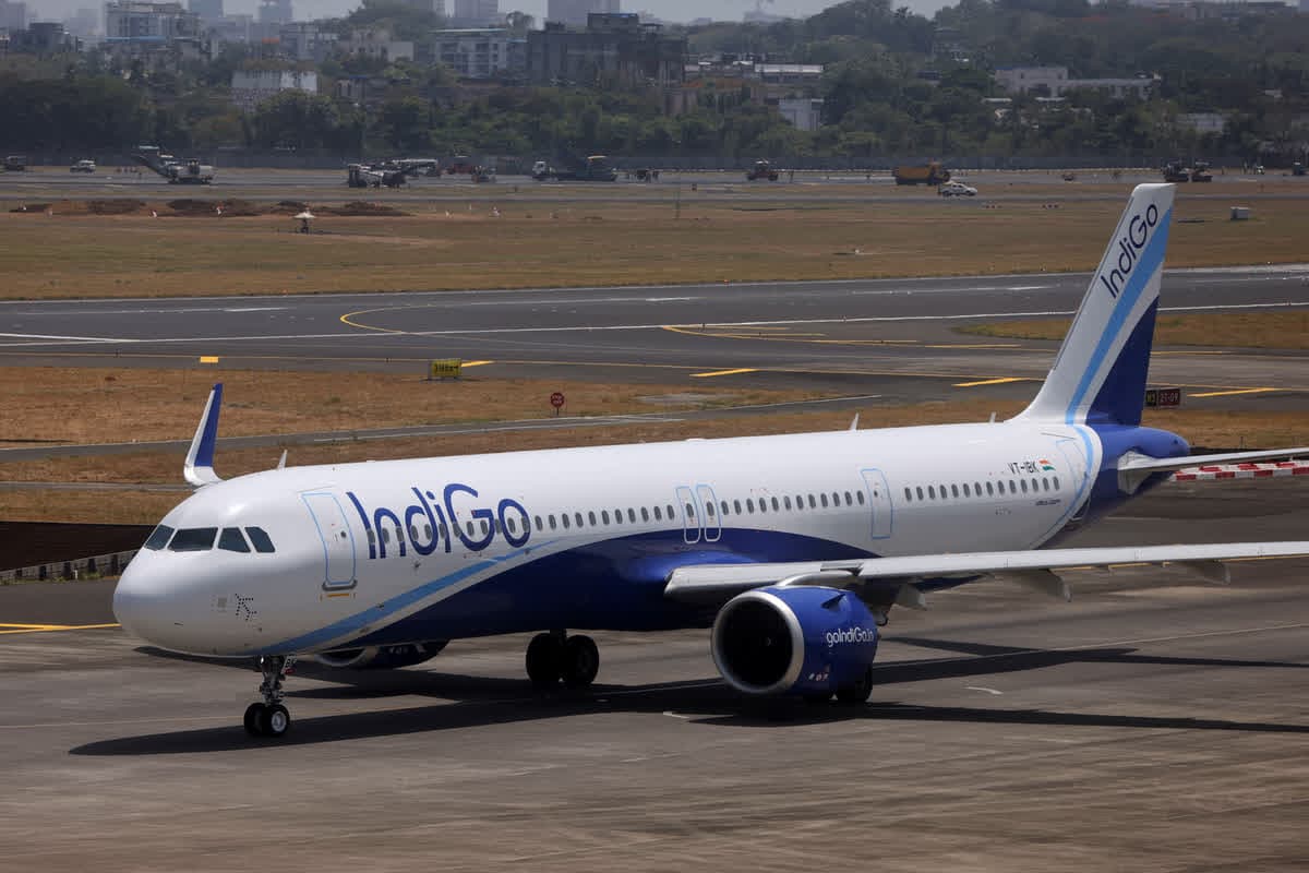 IndiGo System Outage: अचानक फेल हुआ इंडिगो का बुकिंग सिस्टम, एयरपोर्ट पर लगी लंबी कतारें, कंपनी ने ट्वीट कर यात्रियों से कही ये बातें