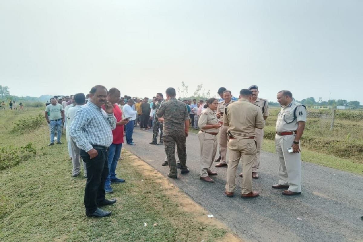 Surajpur Murder Case Update: पुलिस की रडार पर अब कुलदीप साहू के कई साथी, NSUI जिला अध्यक्ष को भी बुलाया गया थाना, आरोपी की गिरफ्तारी के लिए बनी कई टीमें