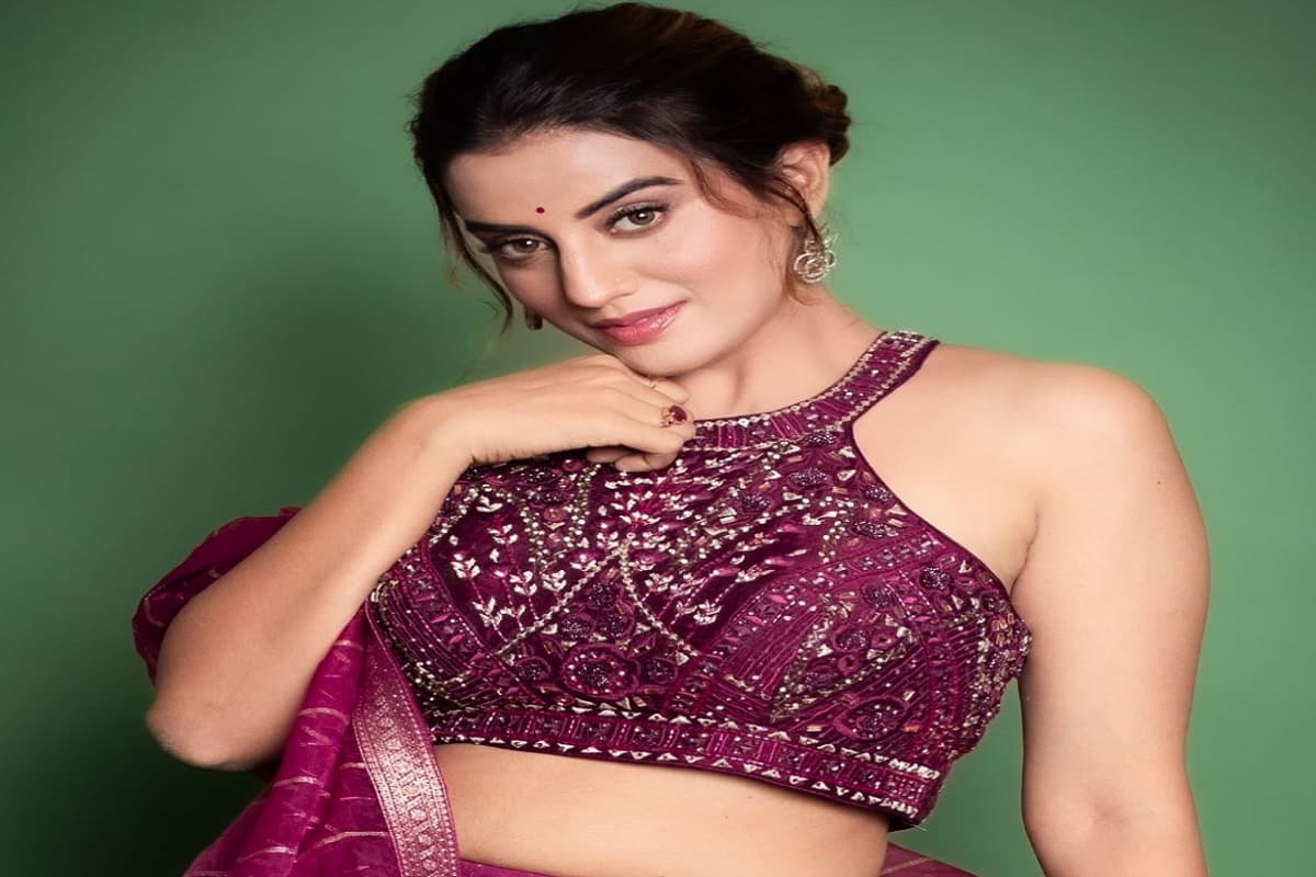 Akshara Singh Sexy Video: इस एक्ट्रेस ने कैमरे के सामने दिए खतरनाक पोज, देखते ही देखते सोशल मीडिया पर मचा बवाल