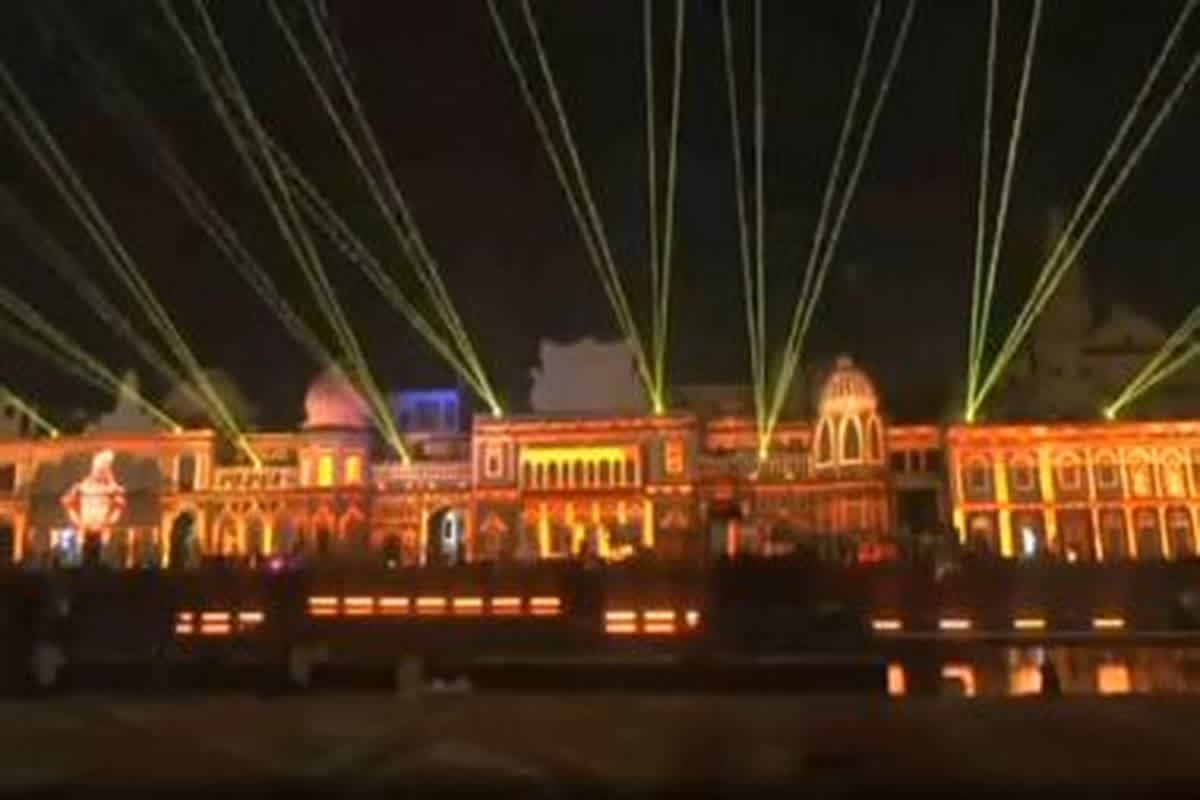 Laser Show in Ayodhya : रोशनी से जगमगा उठी रामनगरी, राम की पैड़ी पर हुआ भव्य लेजर शो, दिखा रामायण का अद्भुत नजारा