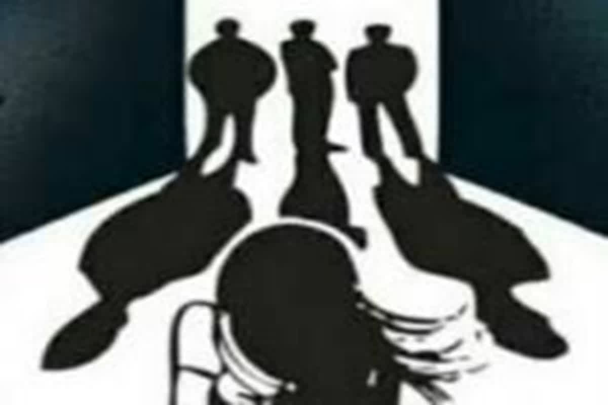 Nurse Gang Raped: नर्स से सामूहिक दुष्कर्म, हैवानों ने दरिंदगी के बाद हाथ पैर बांध कर युवती को रेलवे ट्रैक पर फेंका, और फिर…