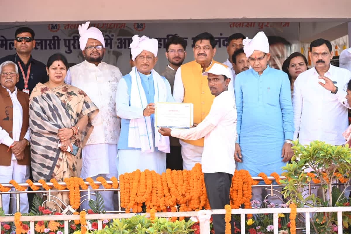 Guru Darshan Mela: गुरु दर्शन मेला में हुए शामिल सीएम विष्णु देव साय, तेलासी गुरुद्वारा बाड़ा विकास के लिए 3 करोड़ 18 लाख रुपए राशि की दी स्वीकृति