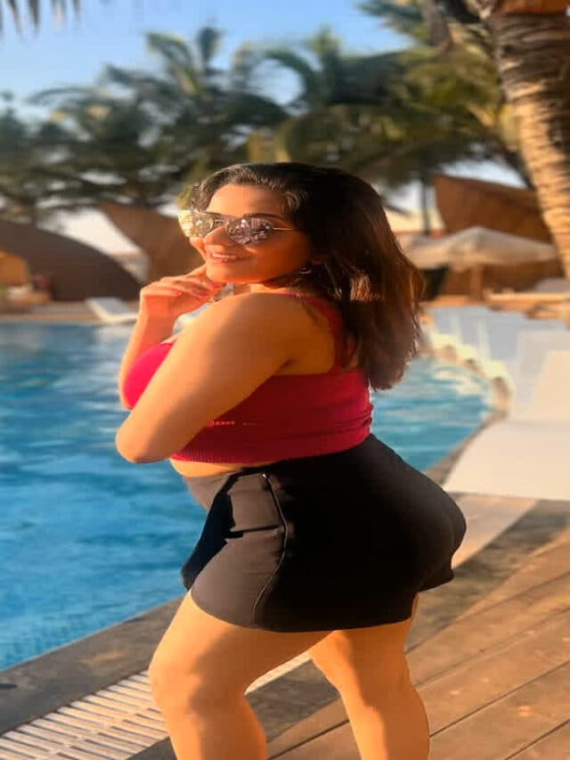 Monalisa Hot Pics : Monalisa शॉर्ट ड्रेस में शेयर की हॉट तस्वीरें, बोल्डनेस देख उड़े फैंस के होश