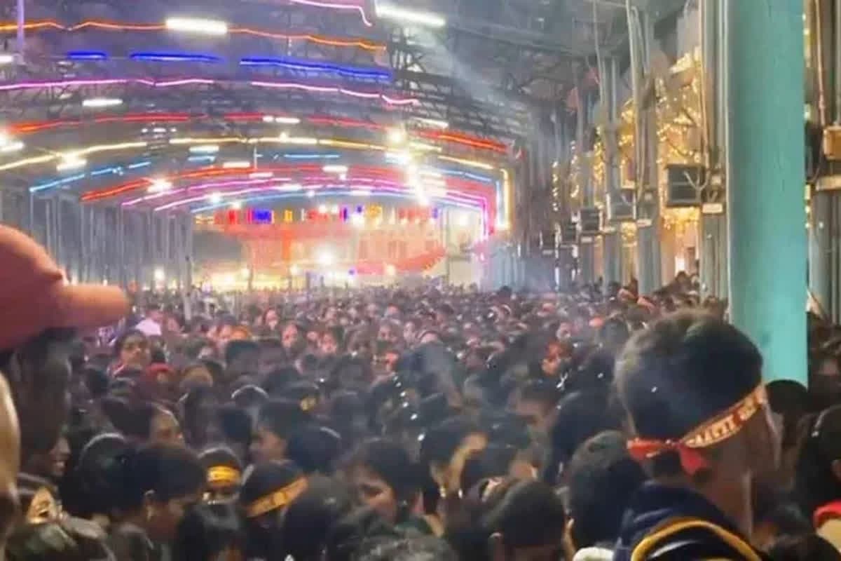 Maa Bamleshwari Mandir: मां बमलेश्वरी के दर्शन के लिए उमड़ी लोगों की भीड़, हजारों की संख्या में पहुंचे श्रद्धालु, प्रशासन ने की ये अपील